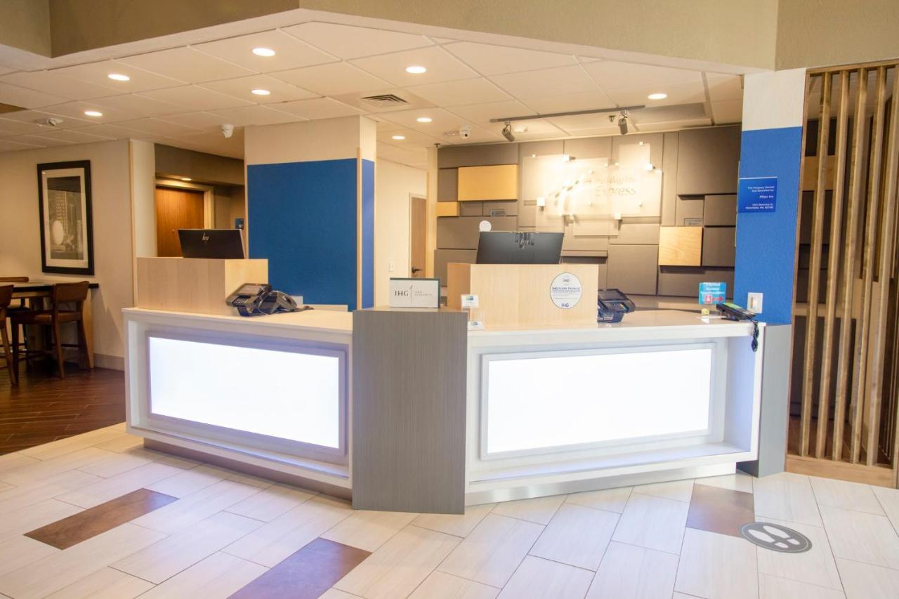 Holiday Inn Express Marshfield - Springfield Area By Ihg Exterior foto