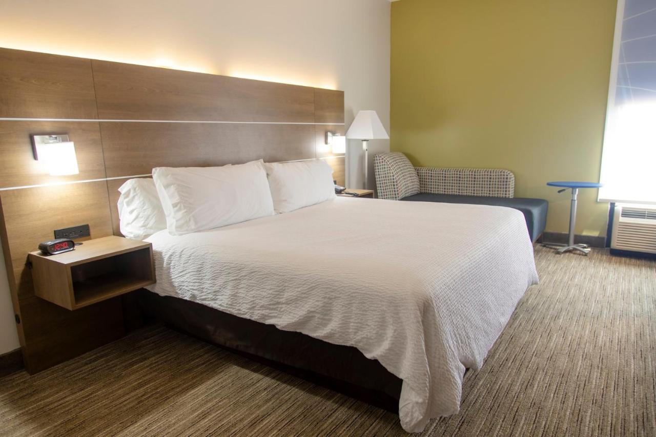 Holiday Inn Express Marshfield - Springfield Area By Ihg Exterior foto